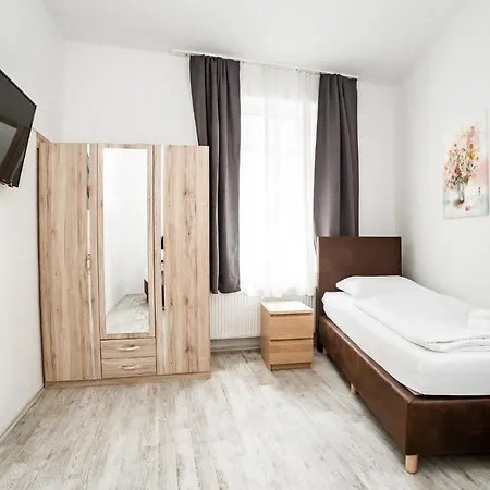 Othman Goettinger Strasse 63 1og